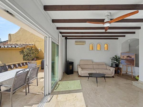 Chalet adosado en Calle Don José de Orbaneja s/n, Sitio de Calahonda, Mijas photo 4