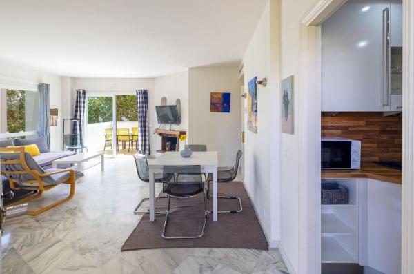 Venta de piso en Piso en Calle Alcornoque, Green Hills - Las Cumbres de Elviria, Marbella, Marbella
thumbnail 3