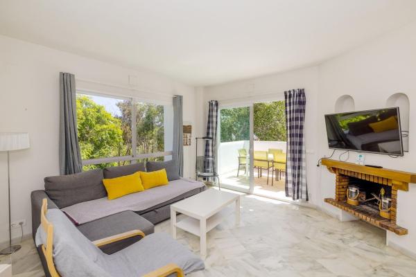 Venta de piso en Piso en Calle Alcornoque, Green Hills - Las Cumbres de Elviria, Marbella, Marbella
 photo 4