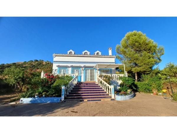Chalet independiente en venta en Casa o chalet en Partida el Monterroso, Altos de Estepona, Estepona, Estepona
photo 1