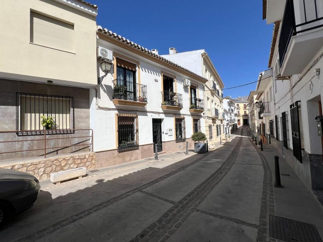 Properties for sale and rent in Spain photo 2