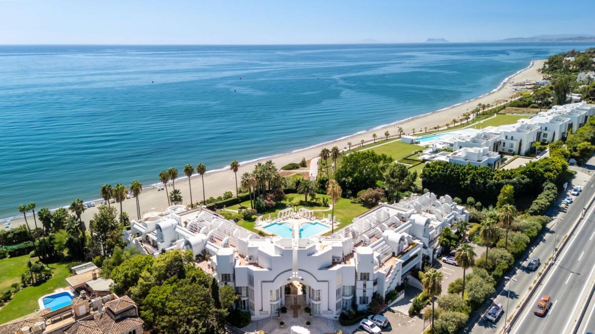 Venta de piso en Piso en Andalucia Beach, 168, El Velerín, Estepona, Estepona
 photo 2