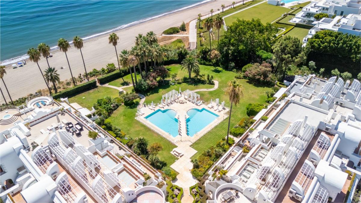 Venta de piso en Piso en Andalucia Beach, 168, El Velerín, Estepona, Estepona
 photo 3