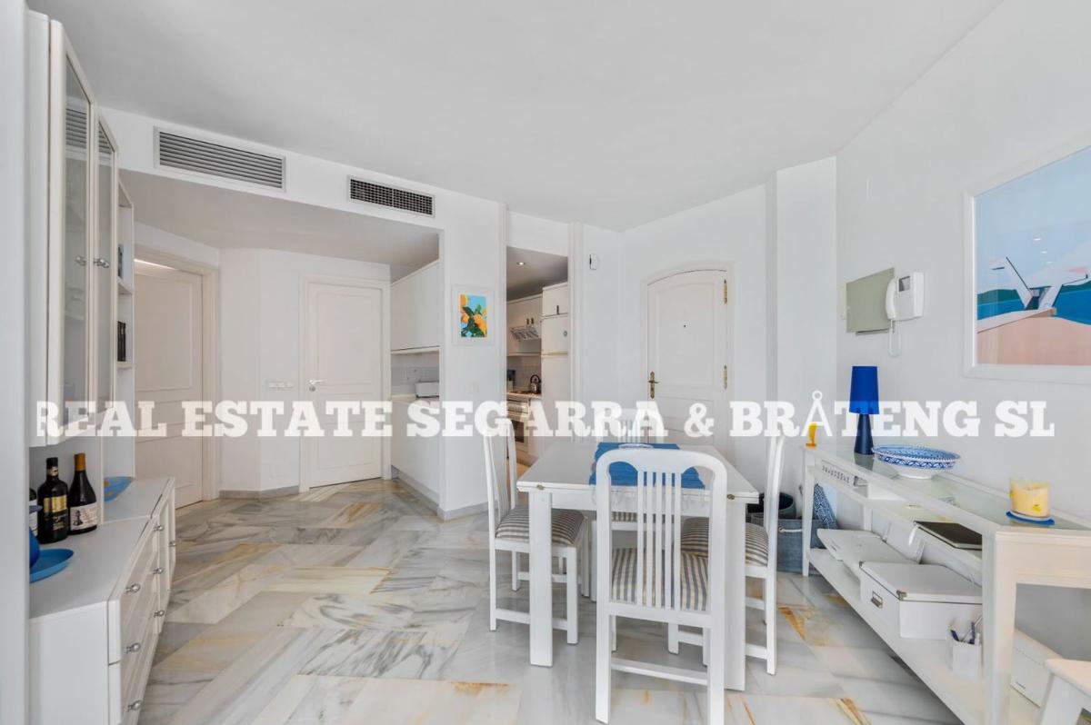 Venta de piso en Piso en Calle Pinsapo, Green Hills - Las Cumbres de Elviria, Marbella, Marbella
photo 5