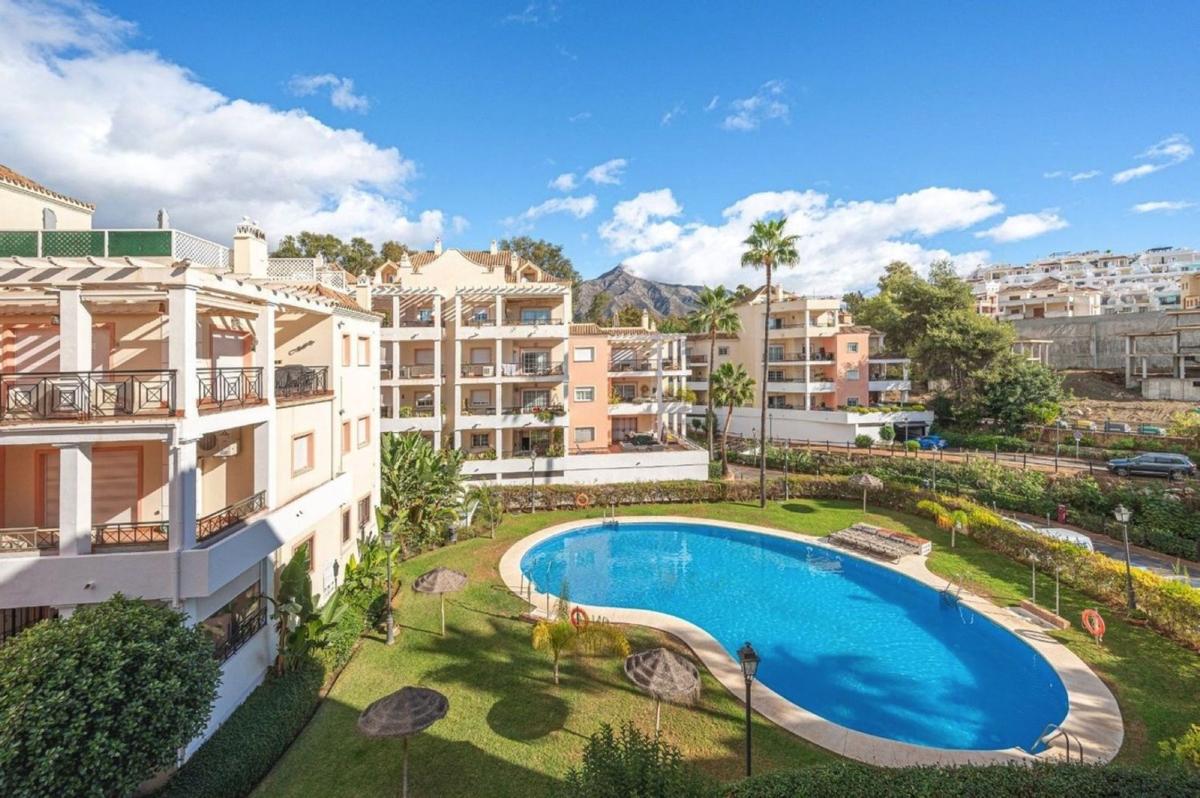 Sale of apartment in Piso en Las Brisas, Marbella, Marbella
photo 1
