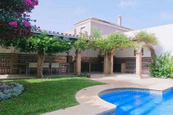 Casa o chalet independiente en Calle Niza, Los Álamos, Torremolinos photo 1
