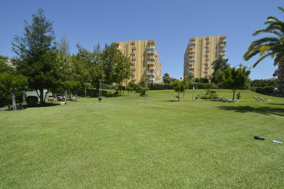 Sprzedaż mieszkania w Piso en Avenida Gamonal, 10, Parque de la Paloma, Benalmádena, Benalmádena
photo 2