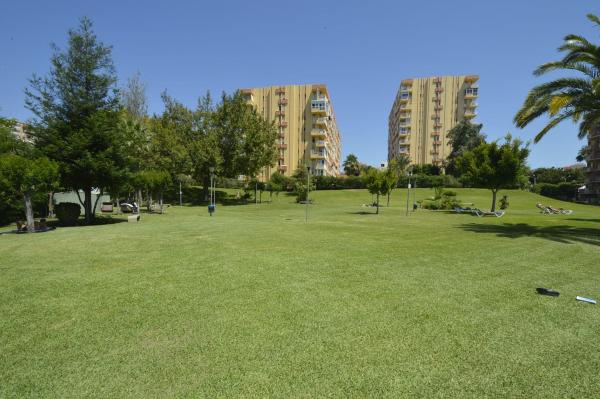 Sprzedaż mieszkania w Piso en Avenida Gamonal, 10, Parque de la Paloma, Benalmádena, Benalmádena
thumbnail 1
