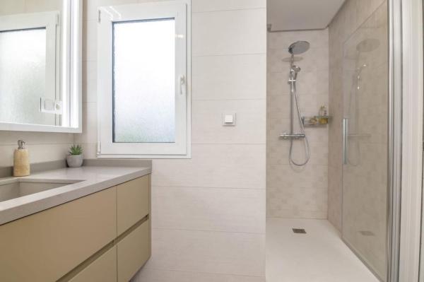 Venta de piso en Piso en Urbanizacion Nueva Andalucia Villa, 21, Puerto Banús, Marbella, Marbella
thumbnail 2