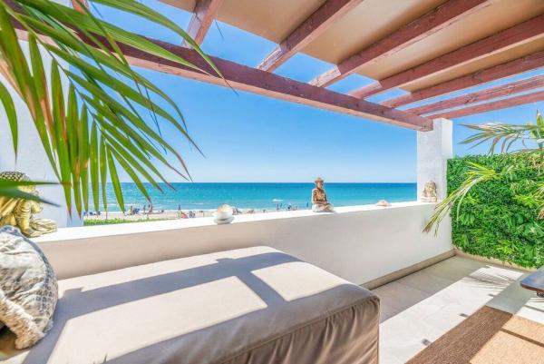 Chalet adosado en Plaza de los Tamarindos, Las Chapas-Alicate Playa, Marbella photo 1