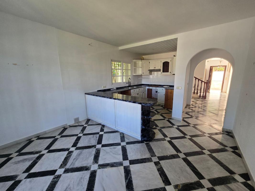 Properties for sale and rent in Spain photo 5