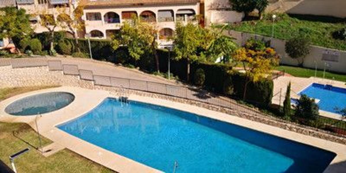Продажа квартиры на Piso en Calle Timón, 66, Zona Centro Comercial Torrequebrada, Benalmádena, Бенальмадена
photo 1