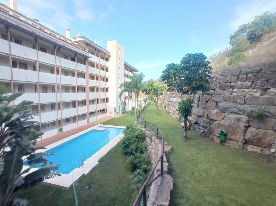 Продажа квартиры на Piso en Calle Narciso, Los Pacos, Fuengirola, Фуэнхирола
photo 1