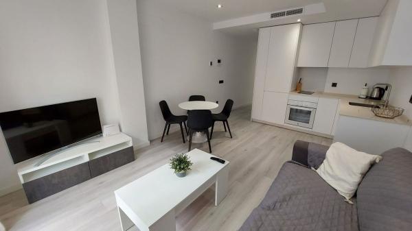 Venta de piso en Piso en Calle Independencia, Zona Puerto Deportivo, Fuengirola, Fuengirola
 photo 3