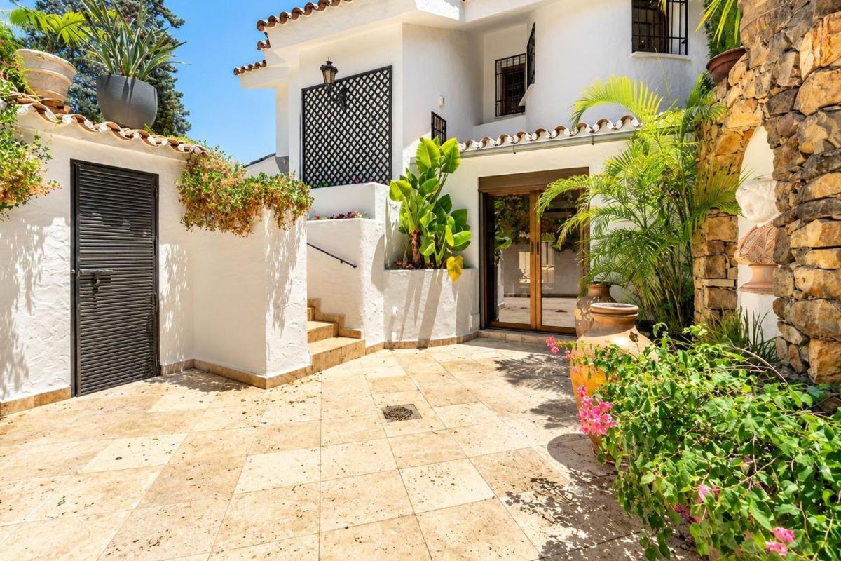 Properties for sale and rent in Spain photo 3
