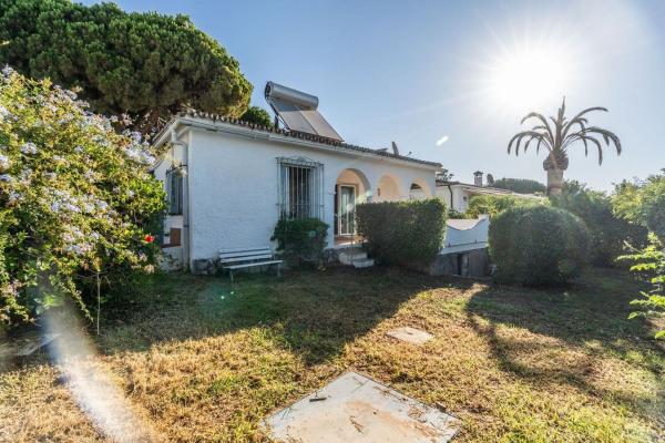 Casa o chalet independiente en Urbanización Costabella, Costabella, Marbella photo 1