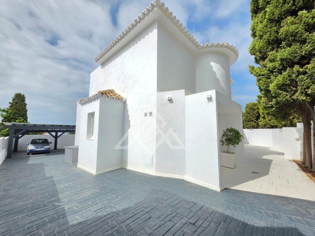 Properties for sale and rent in Spain photo 2