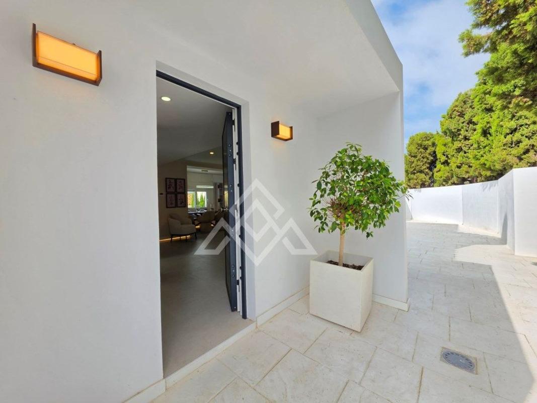 Properties for sale and rent in Spain photo 3