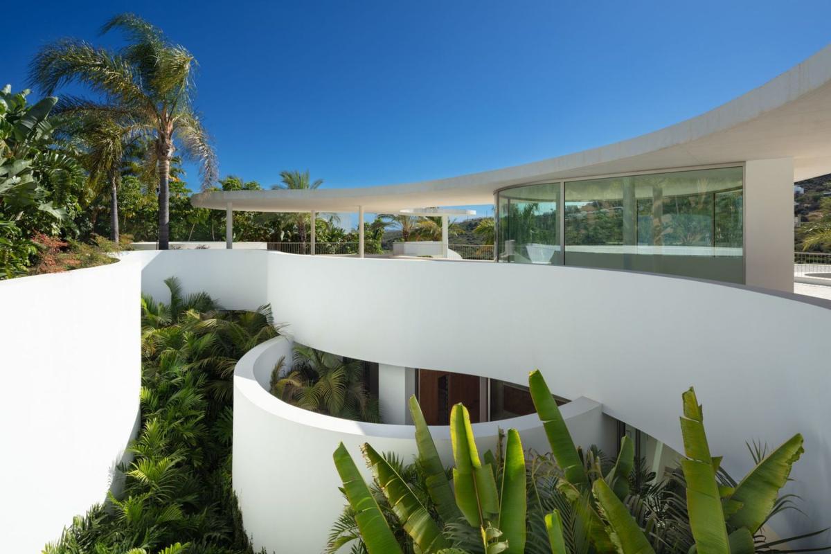 Properties for sale and rent in Spain photo 5