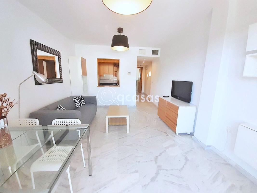 Sale of apartment in Piso en Calle Almuñécar, 88, Zona Centro Comercial Torrequebrada, Benalmádena, Benalmádena
photo 5