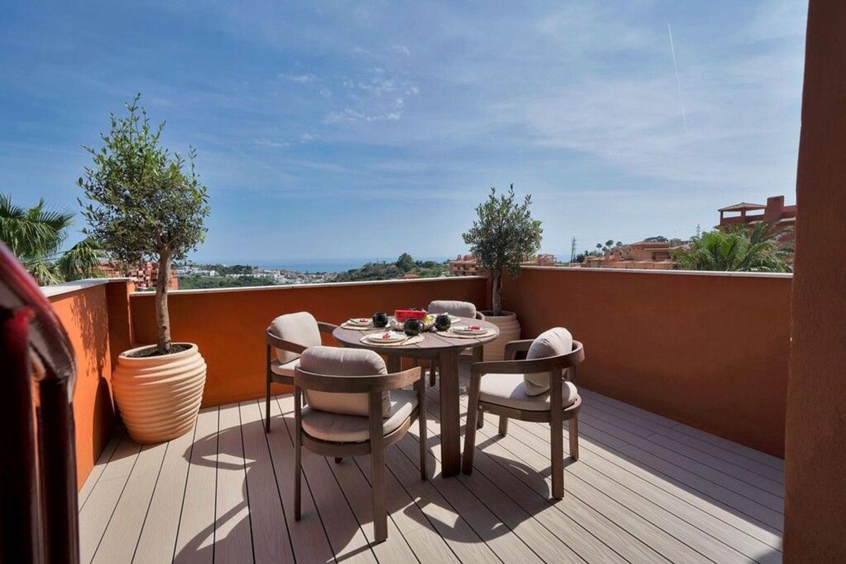 Продажа дуплекса на Dúplex en Reserva de Marbella, Marbella, Марбелла photo 1