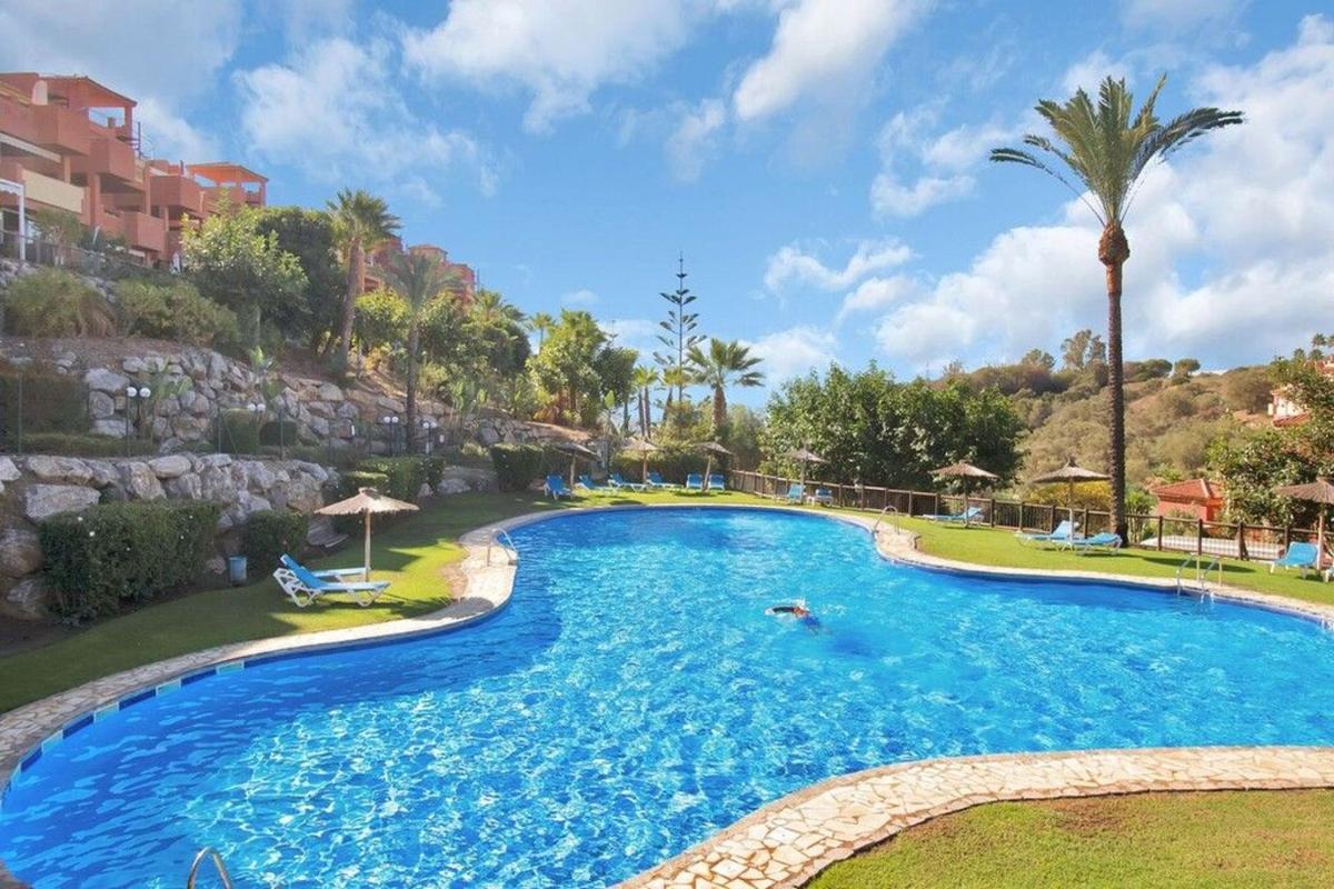 Продажа дуплекса на Dúplex en Reserva de Marbella, Marbella, Марбелла photo 5