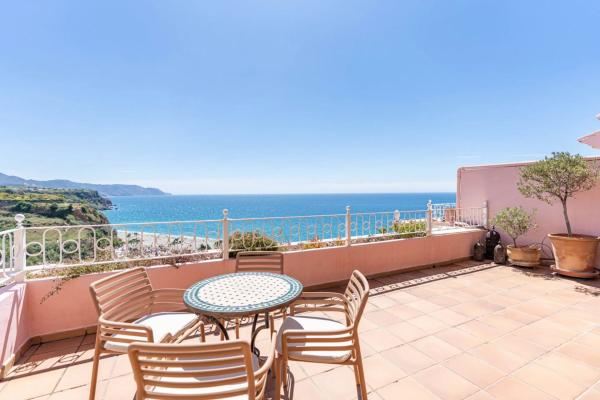 Ático en venta en Ático en Avenida Chimenea, 3 c, Burriana, Nerja, Nerja photo 1