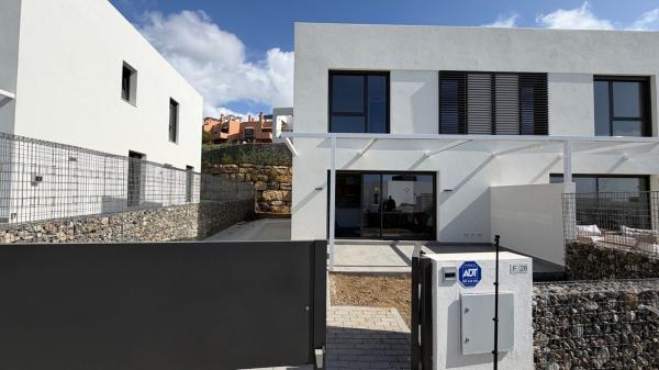 Chalet adosado en Calle Pintores, Riviera del Sol, Mijas photo 1