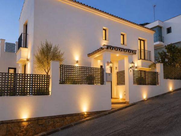 Casa o chalet independiente en Camino Real de Fuengirola, El Higuerón - Capellanía, Benalmádena photo 1
