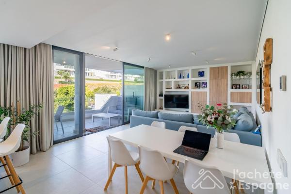 Venta de piso en Piso en Avenida 8 de Marzo, 8, El Higuerón, Fuengirola, Fuengirola
thumbnail 2
