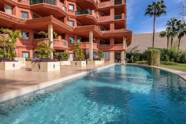 Продажа квартиры на Piso en El Higuerón - Capellanía, Benalmádena, Бенальмадена
thumbnail 2