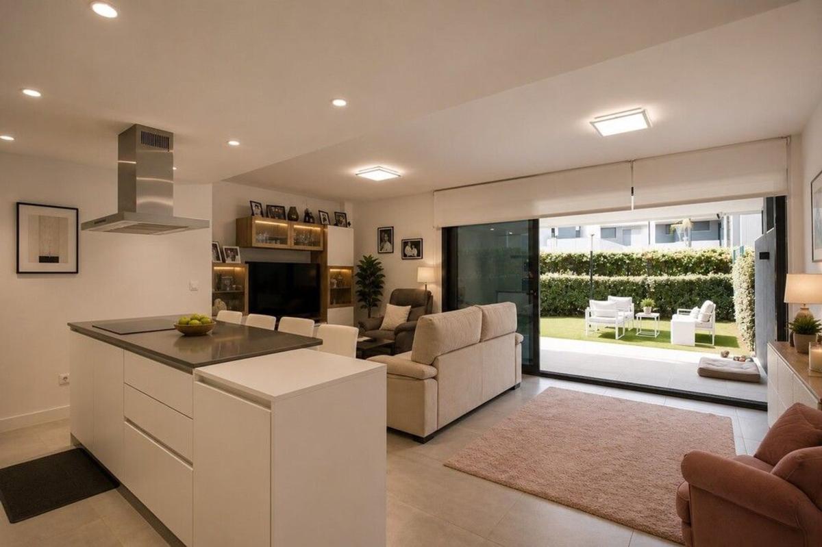 Venta de piso en Piso en La Concha-Resina Golf, Estepona, Estepona
photo 5