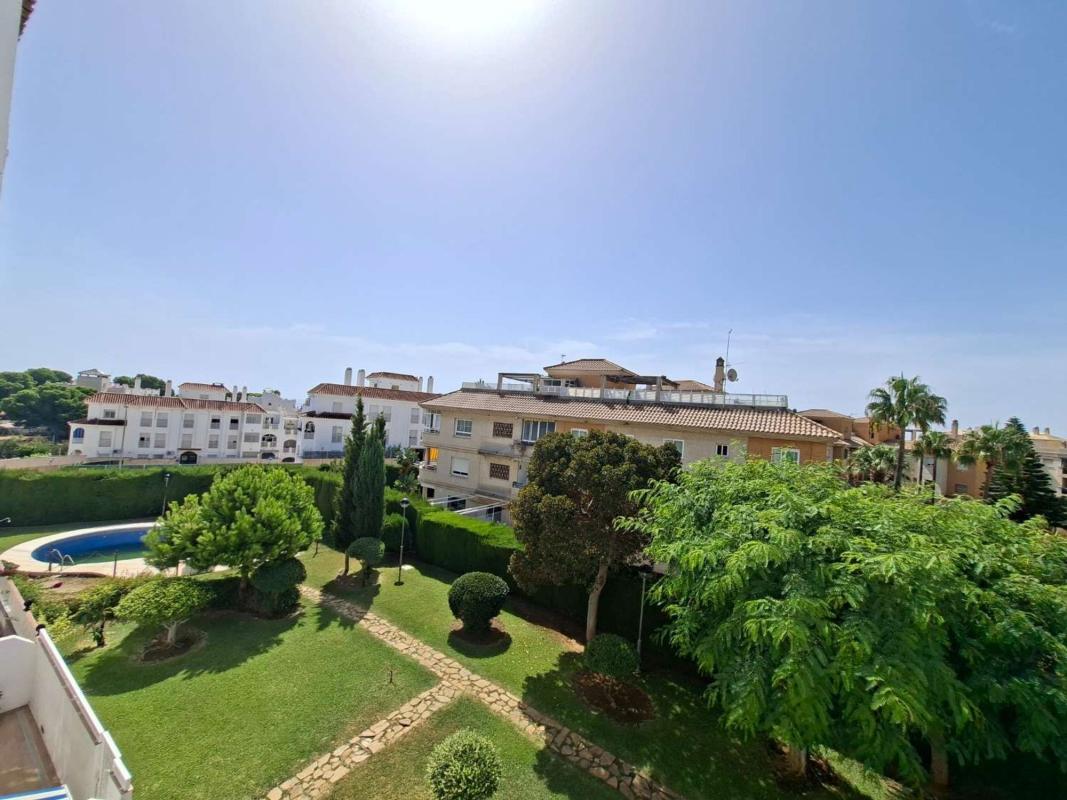 Продажа квартиры на Piso en Calle Francisco de Jorge Gallardo, La Leala - El Saltillo, Torremolinos, Торремолинос
photo 1