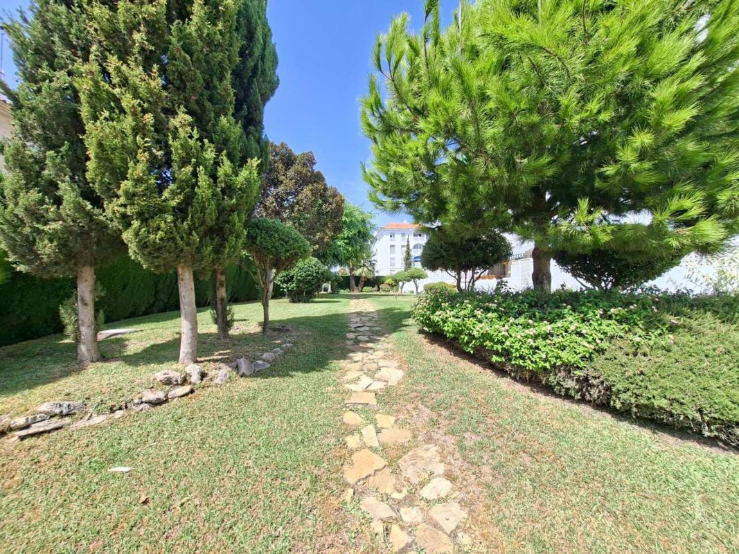 Продажа квартиры на Piso en Calle Francisco de Jorge Gallardo, La Leala - El Saltillo, Torremolinos, Торремолинос
photo 3