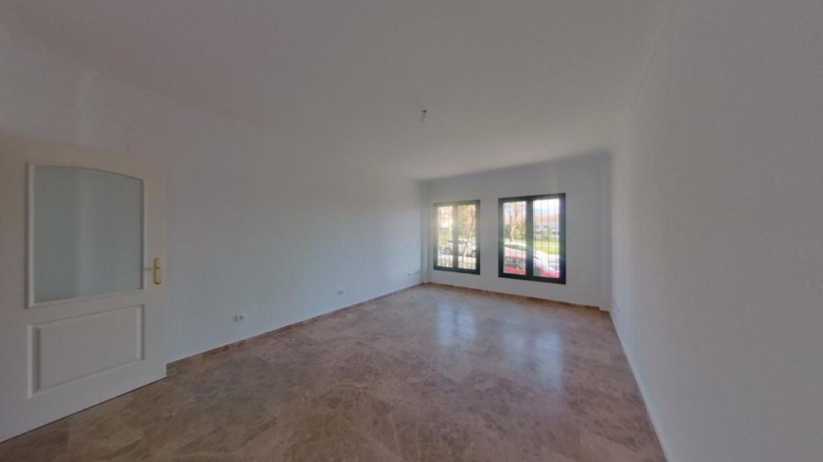 Продажа квартиры на Piso en Avenida de Barcelona, Linda Vista-Nueva Alcántara-Cortijo Blanco, Marbella, Марбелла
 photo 2