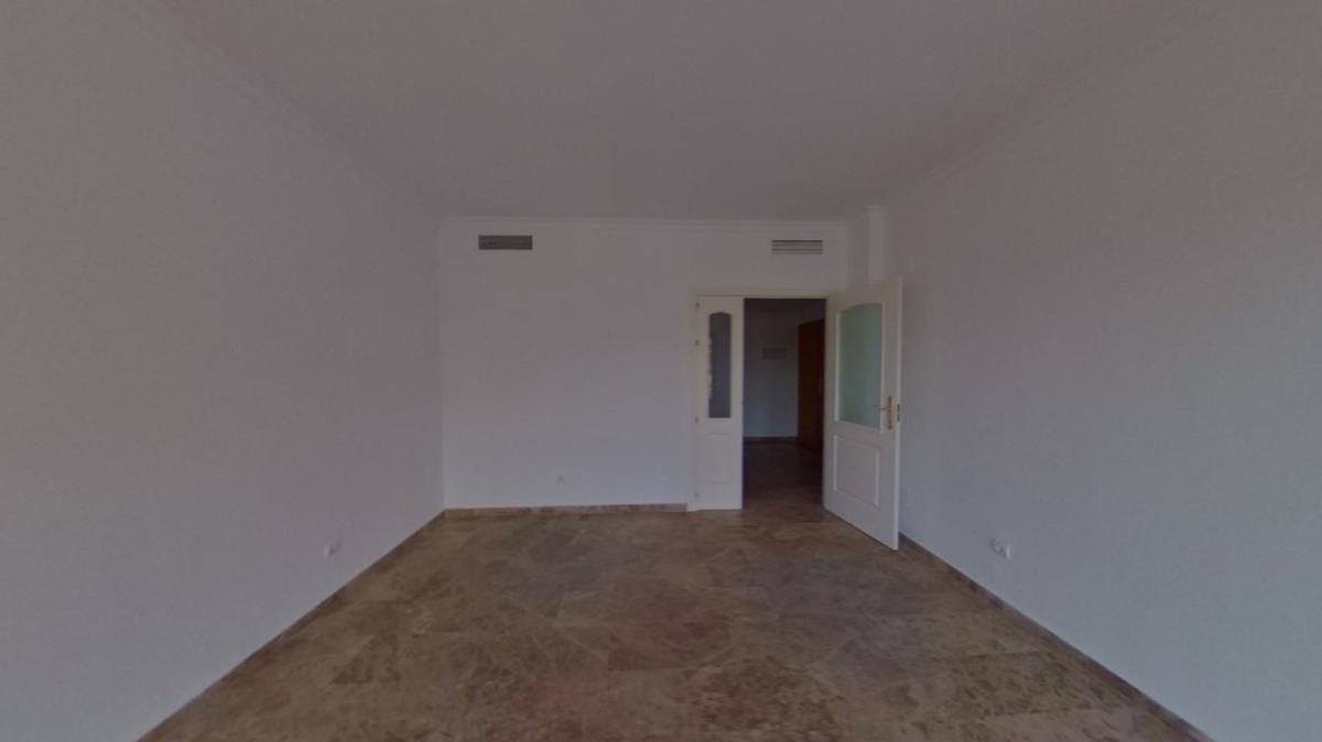 Продажа квартиры на Piso en Avenida de Barcelona, Linda Vista-Nueva Alcántara-Cortijo Blanco, Marbella, Марбелла
 photo 5
