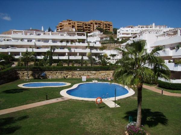 Venta de piso en Piso en Calle Faraján s/n, La Concha-Resina Golf, Estepona, Estepona
 photo 2