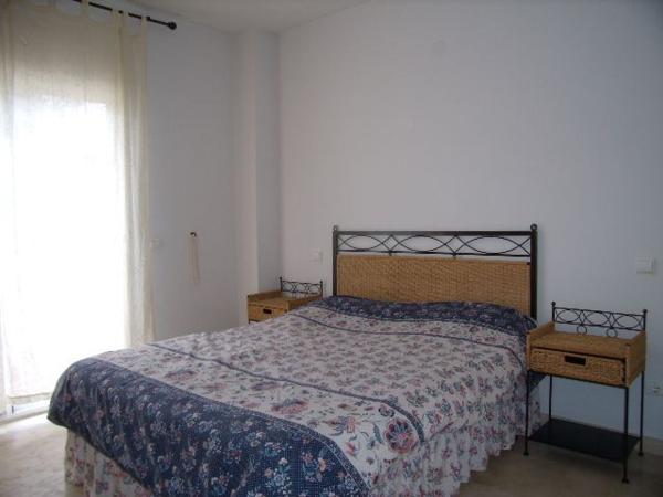Venta de piso en Piso en Calle Faraján s/n, La Concha-Resina Golf, Estepona, Estepona
 photo 4