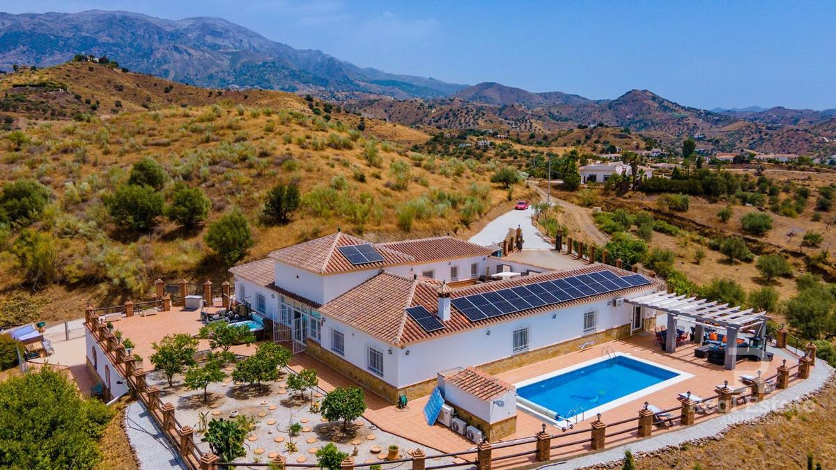 Propiedades en venta y alquiler en España photo 2