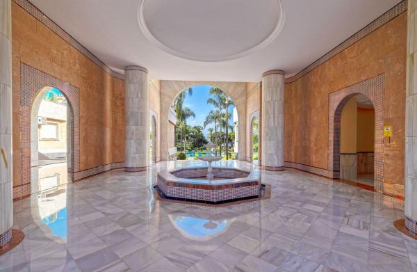 Venta de piso en Piso en Avenida José Banús, Puerto Banús, Marbella, Marbella
 photo 4