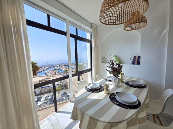 Sale of flat in Piso en Avenida Duque de Ahumada, Playa Bajadilla-Puertos, Marbella, Marbella
photo 1