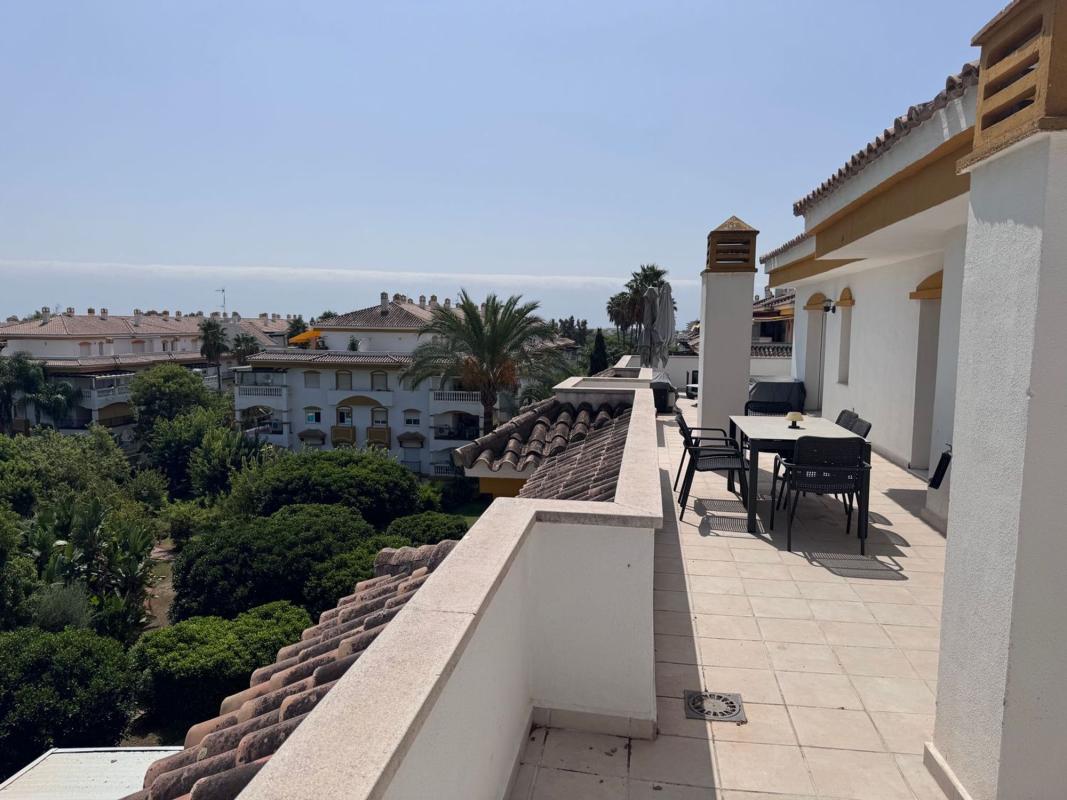 Venta de ático en Ático en Avenida Príncipe Salman, 2, La Dama de Noche-La Alzambra, Marbella, Marbella photo 1