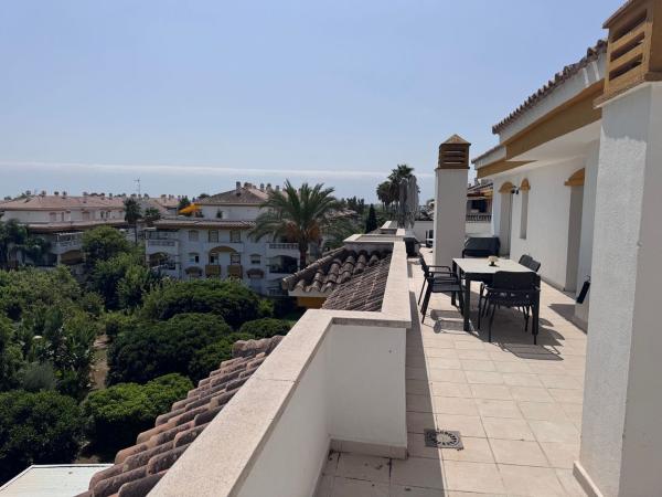 Ático en venta en  Ático en Avenida Príncipe Salman, 2, La Dama de Noche-La Alzambra, Marbella, Marbella photo 1