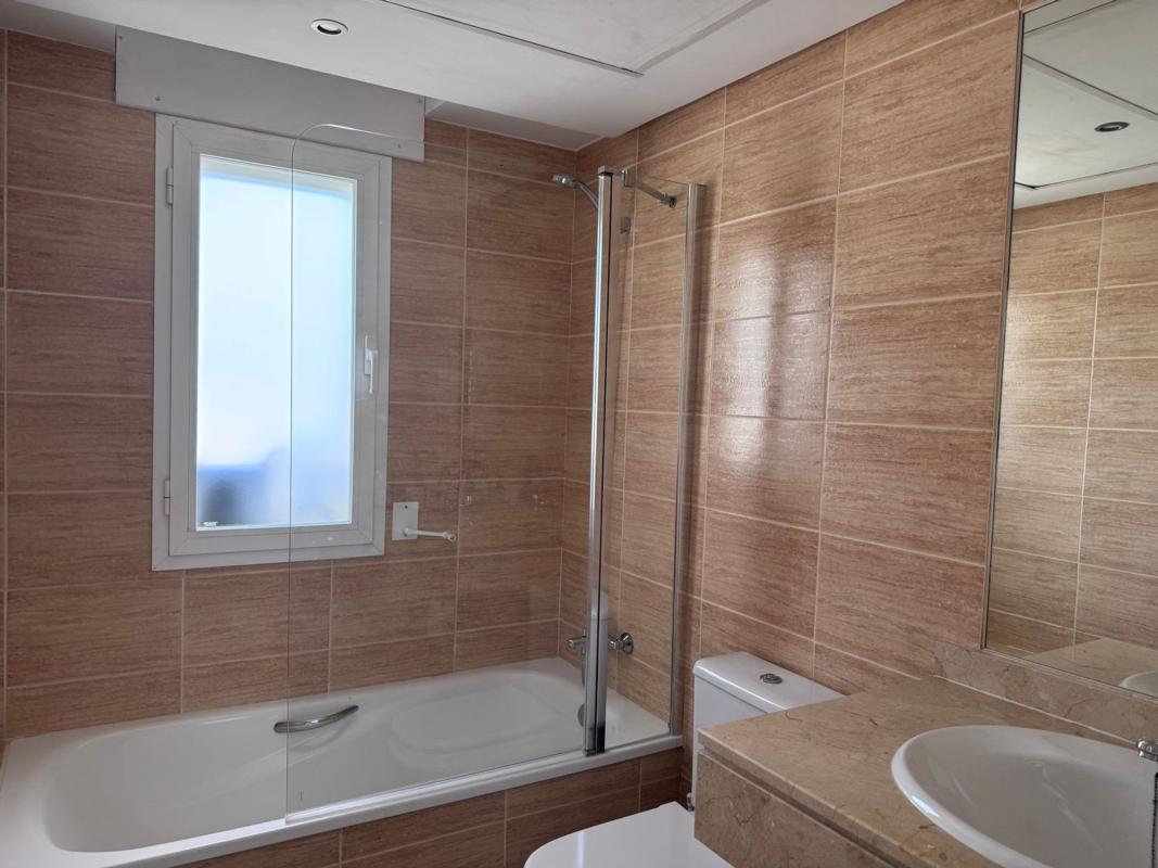Venta de ático en Ático en Avenida Príncipe Salman, 2, La Dama de Noche-La Alzambra, Marbella, Marbella photo 5