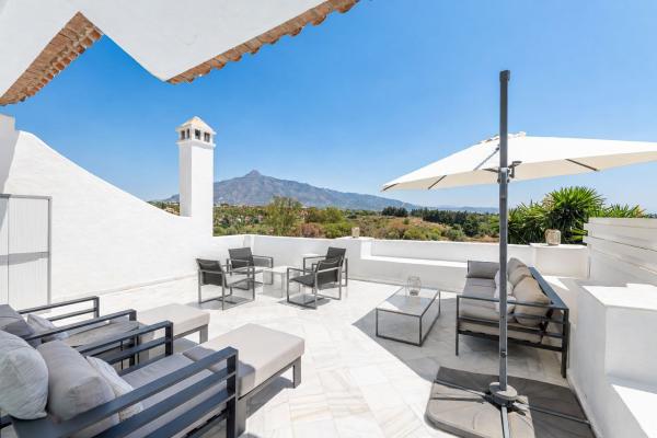 Chalet adosado en Calle Luis Mazzantini, 7, Nueva Andalucía, Marbella photo 1