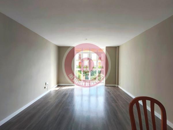 Продажа квартиры на Piso en Calle Romero Pozo s/n, Centro Ciudad - El Carmen, Vélez-Malaga, Велес-Малага
thumbnail 2