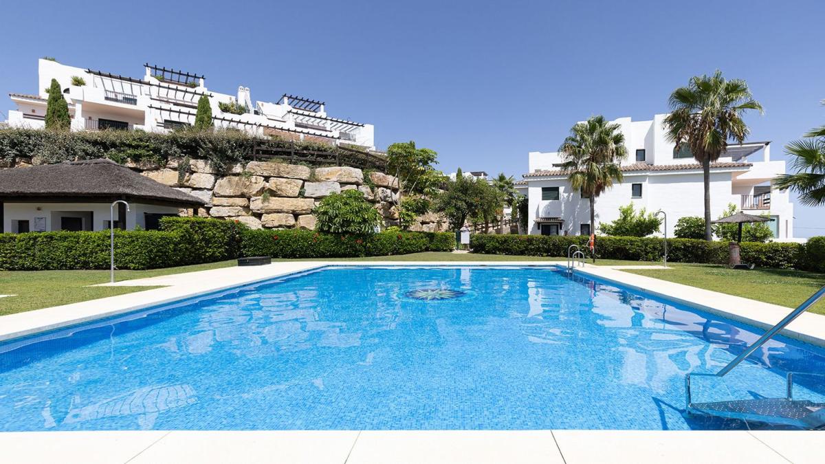 Sale of apartment in Piso en Urbanizacion Privada Augusta, Doña Julia Golf, Casares, Casares
 photo 2
