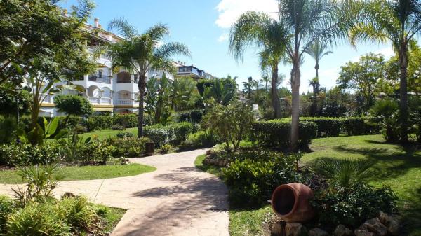 Ático en venta en Ático en La dama de noche s/n, La Dama de Noche-La Alzambra, Marbella, Marbella thumbnail 2