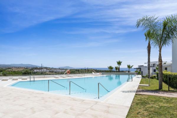 Venta de piso en Piso en Avenida del Arte, Estepona Golf, Estepona, Estepona
 photo 3