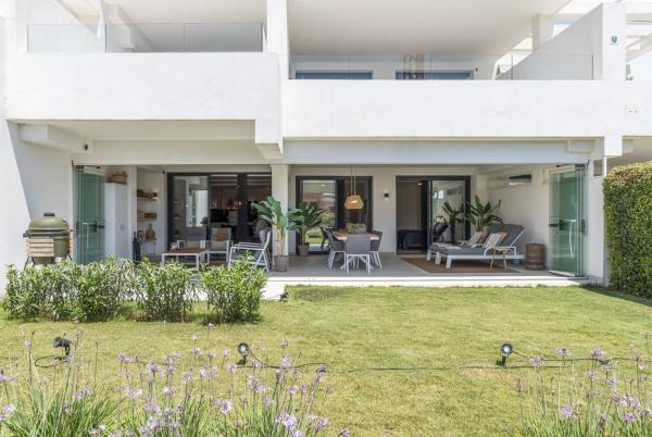 Venta de piso en Piso en Avenida del Arte, Estepona Golf, Estepona, Estepona
 photo 4